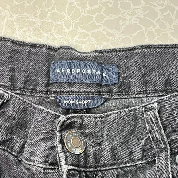 AEROPOSTALE Mom Short Black High Rise Ripped Jean Shorts Curvy Distressed SZ12 - Picture 3 of 9